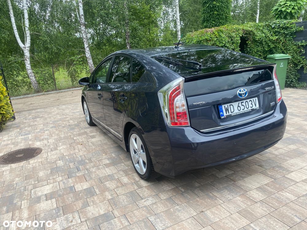 Toyota Prius (Hybrid) Executive - 4