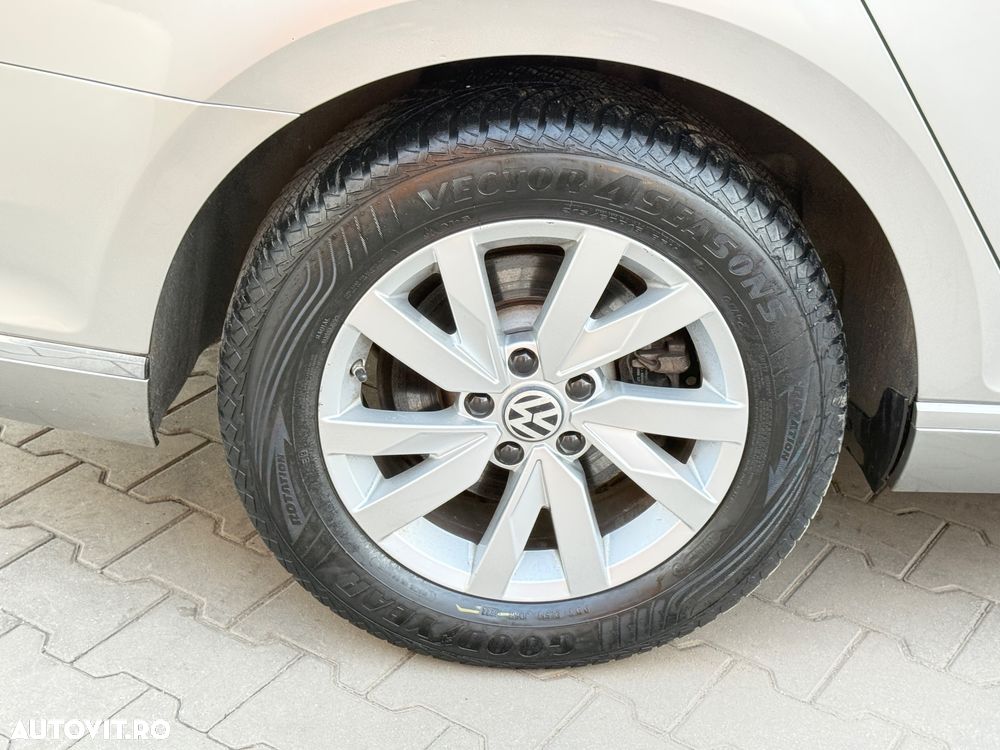 Volkswagen Passat 1.6 TDI (BlueMotion Technology) DSG Comfortline - 16