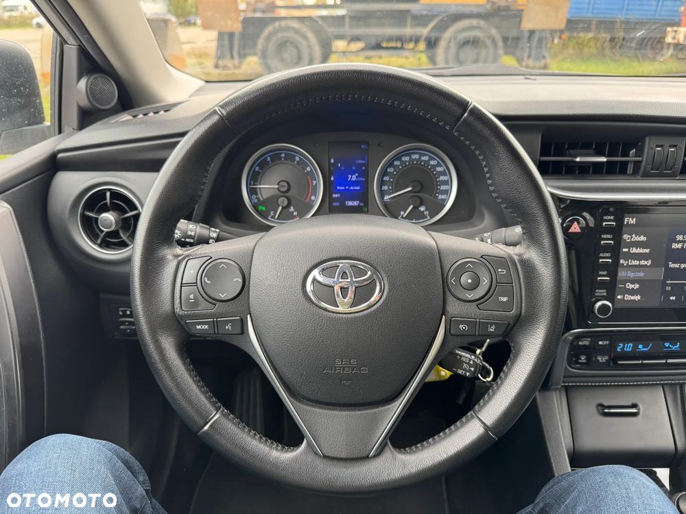 Toyota Corolla 1.6 Prestige EU6 - 13