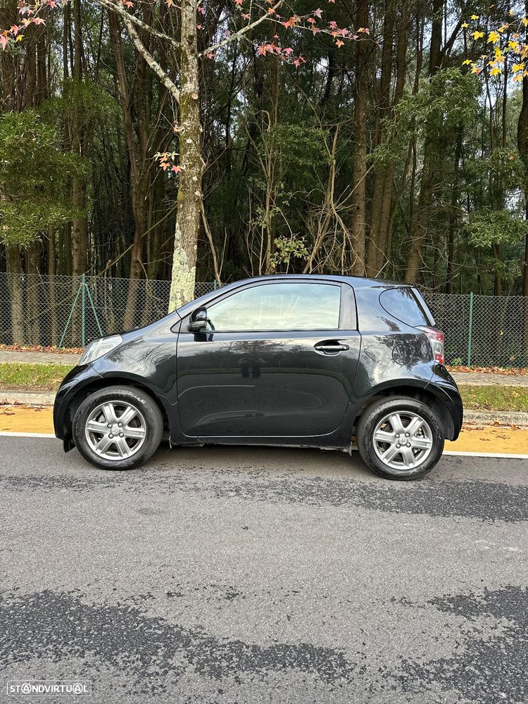 Toyota iQ 1.4 D-4D 2 - 3
