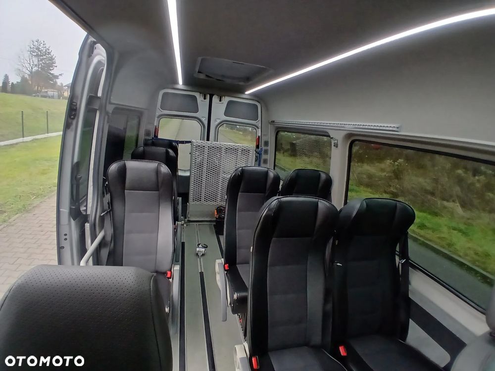 Mercedes-Benz Sprinter - 24