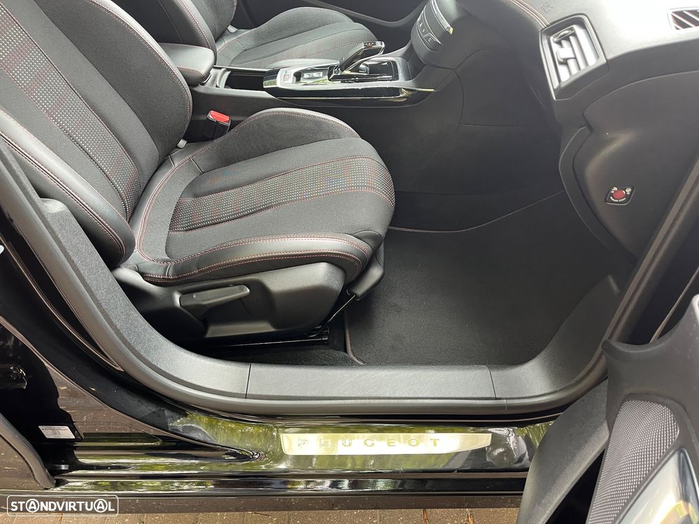 Peugeot 308 1.2 PureTech GT Pack EAT8 - 35