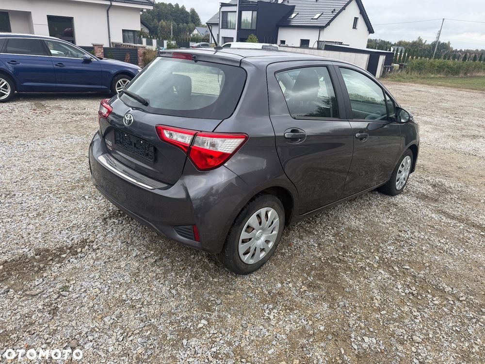 Toyota Yaris 2019 photo 2