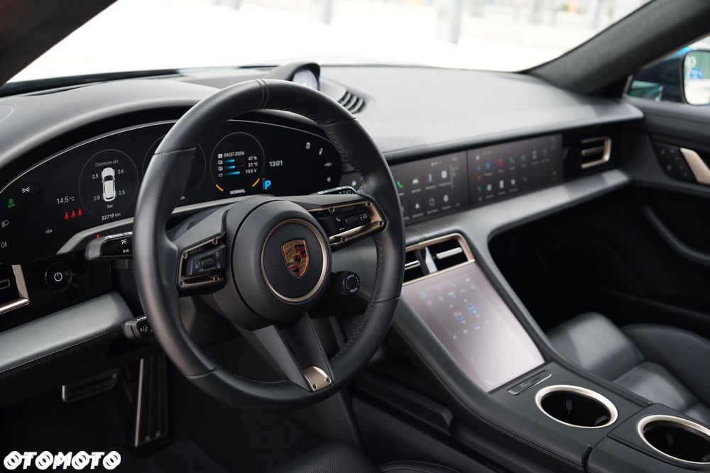 Porsche Taycan Turbo - 19