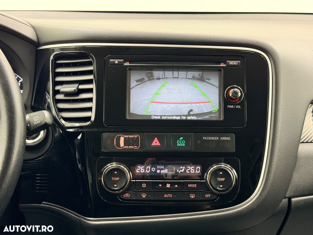 Mitsubishi Outlander 2.2 DI-D 4WD Automatik Intense - 25