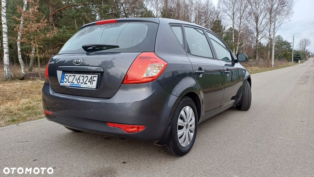 Kia Ceed - 3