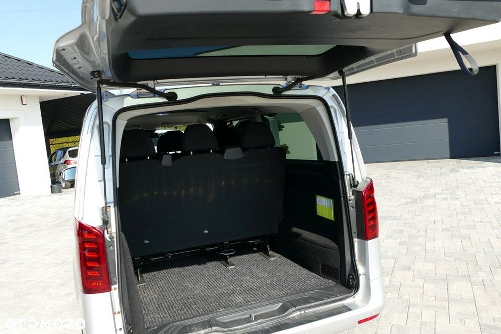 Mercedes-Benz Klasa V - 33