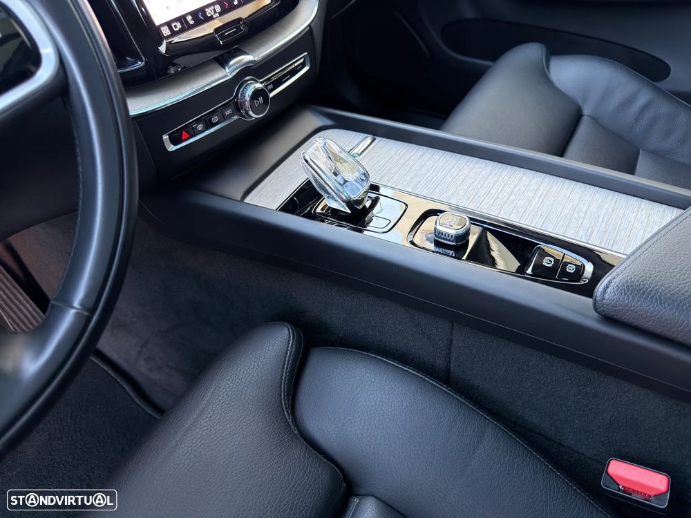 Volvo XC 60 2.0 T6 PHEV Inscription AWD - 31