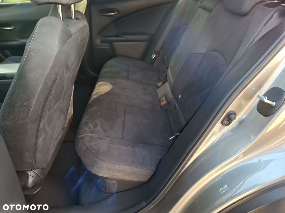 Lexus UX 300h Business - 14