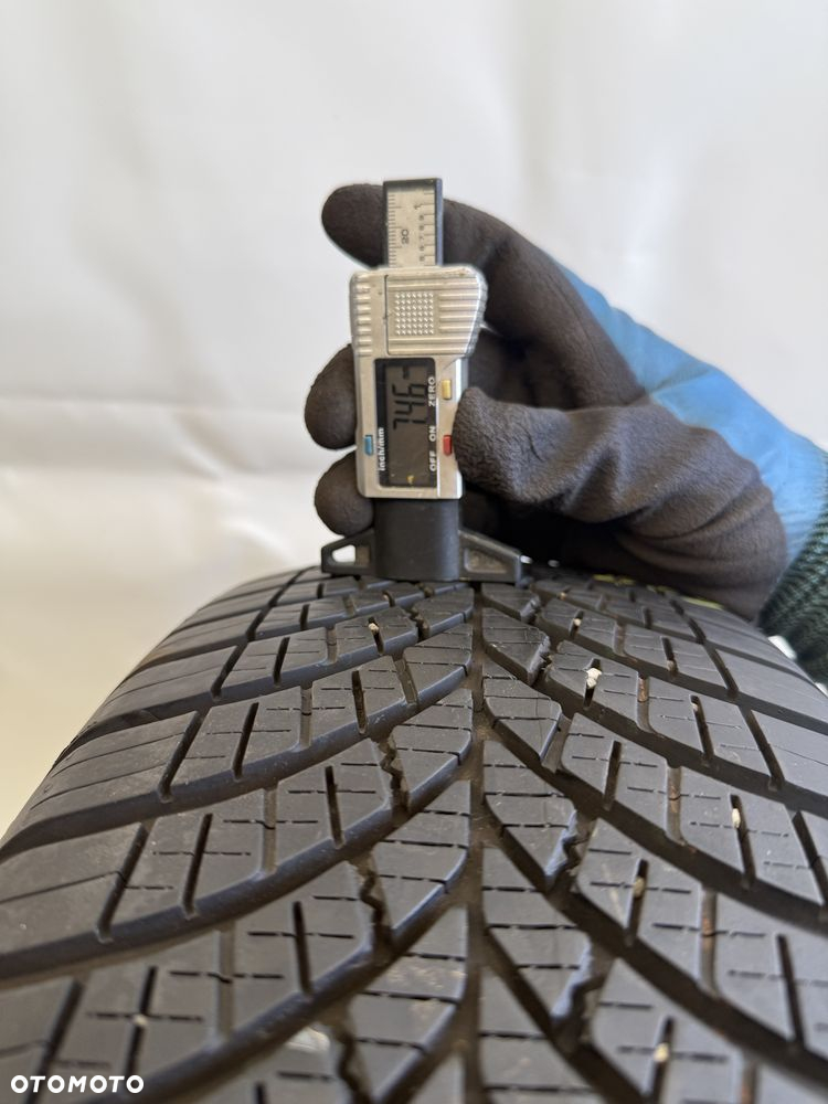 215/65/16 Goodyear Vector4Seasons Gen-3 SUV 102V 2021R (629) - 4