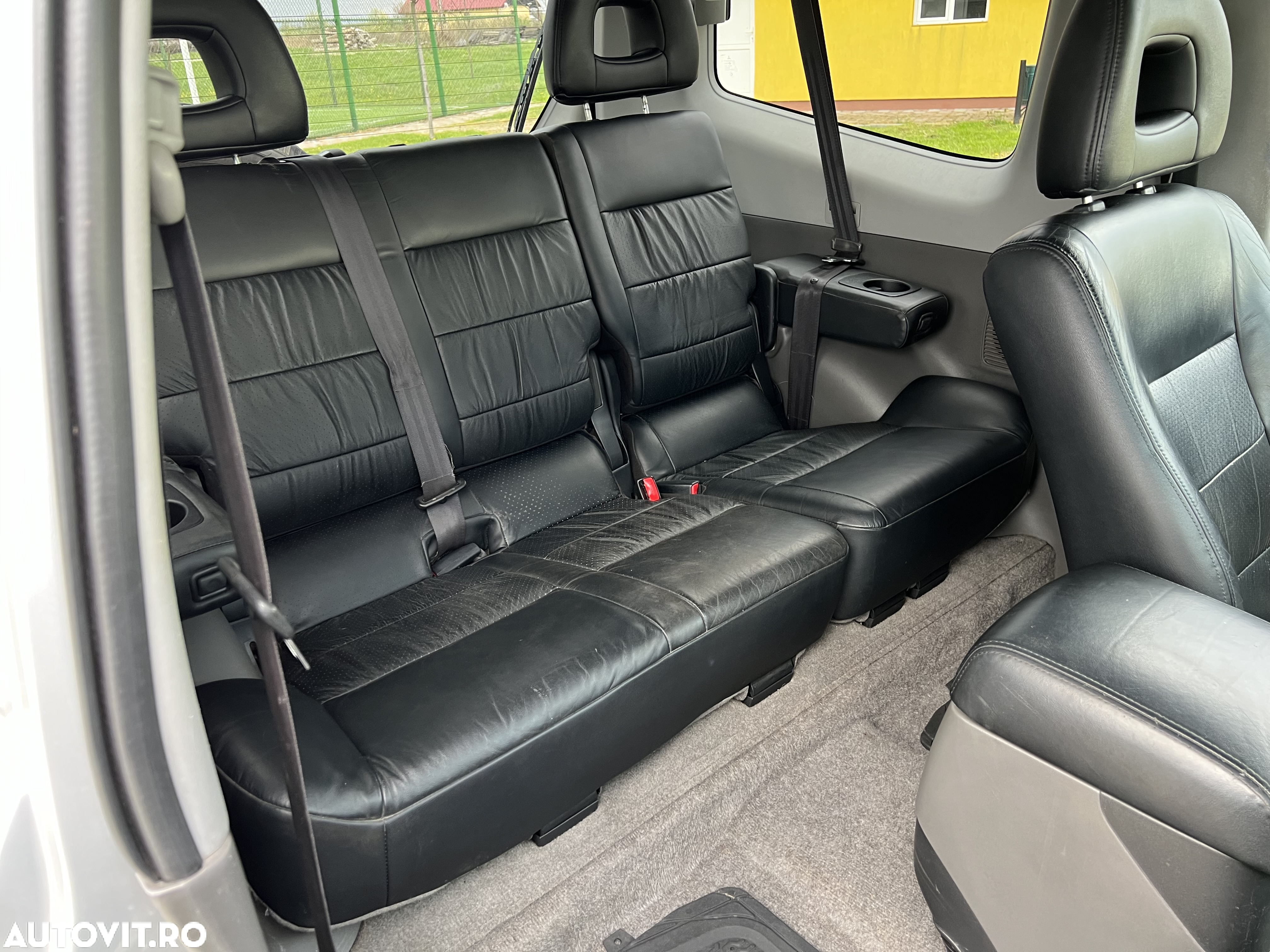 Mitsubishi Pajero - 12