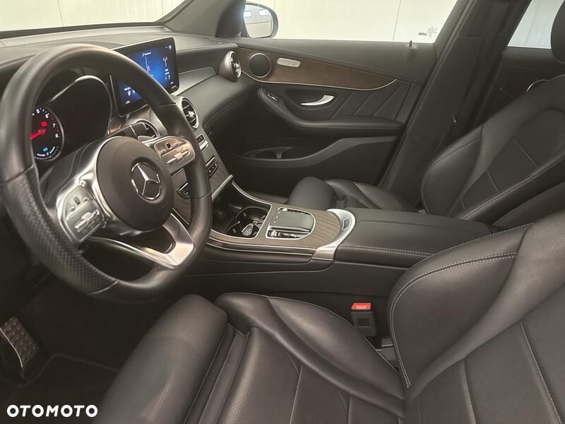 Mercedes-Benz GLC 300 e 4-Matic - 11