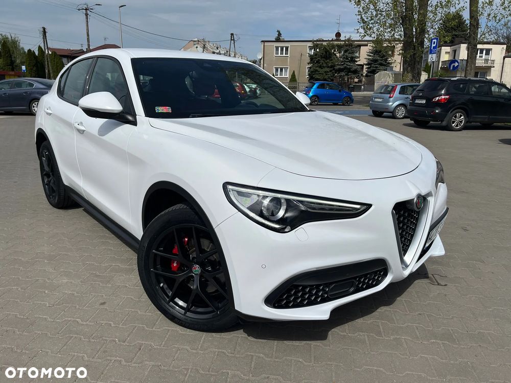 Alfa Romeo Stelvio - 2