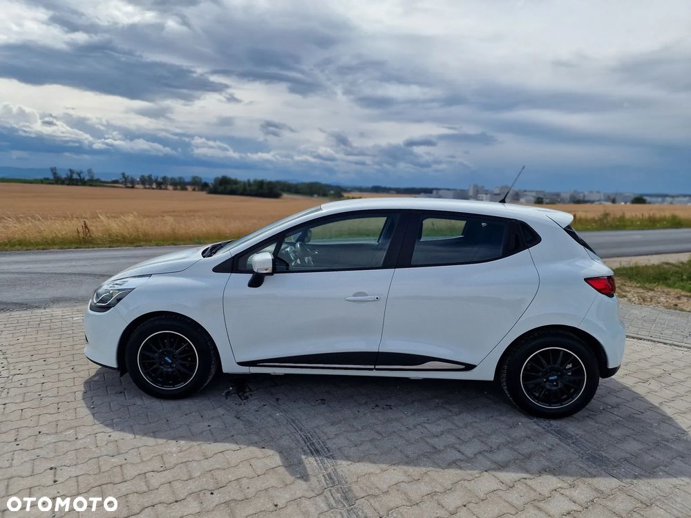 Renault Clio 1.2 16V 75 LIMITED - 15