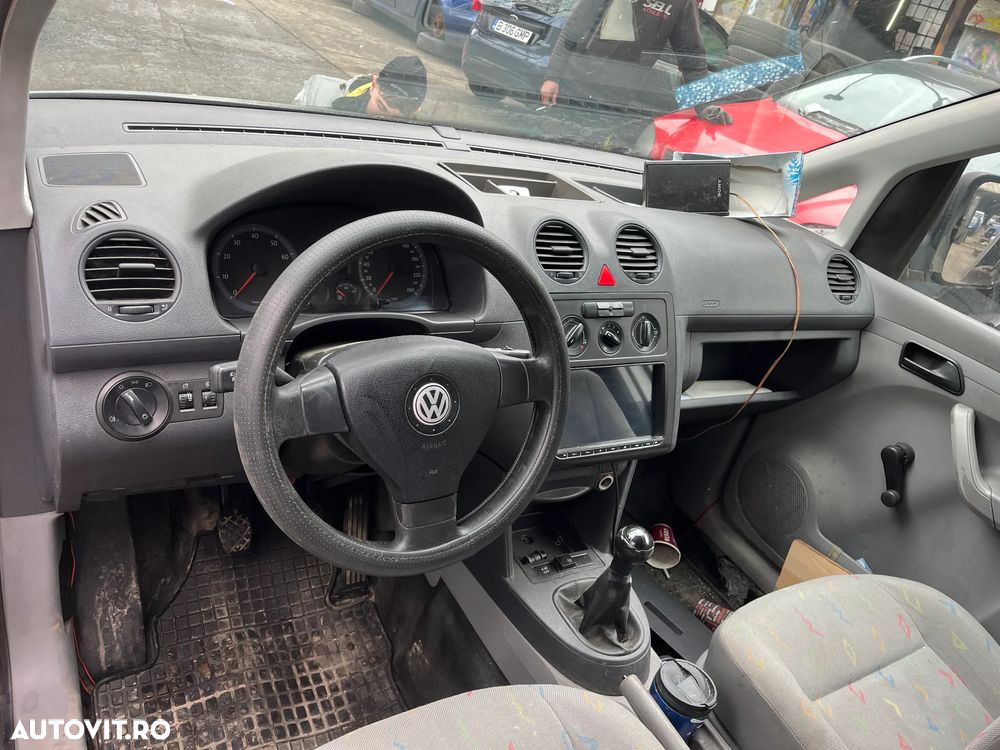 Dezmembrez VW Volkswagen Caddy alb 1,4 benzina 2009 - 7