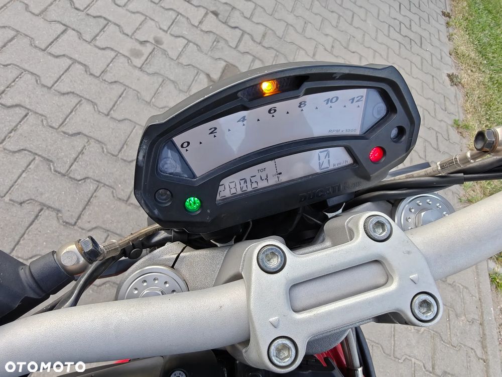 Ducati Monster - 11
