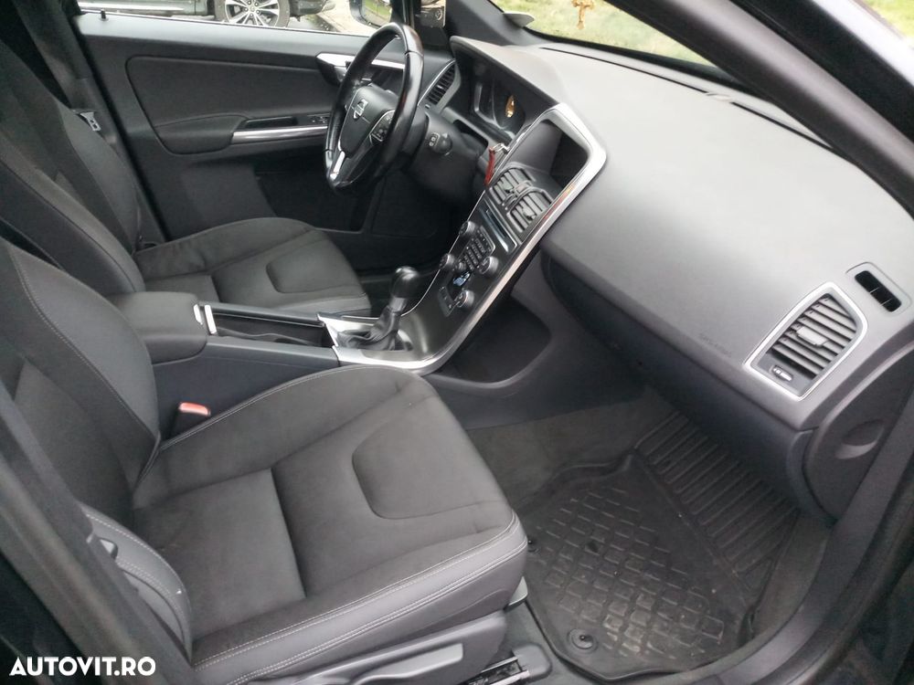 Volvo XC 60 D4 AWD Momentum - 15