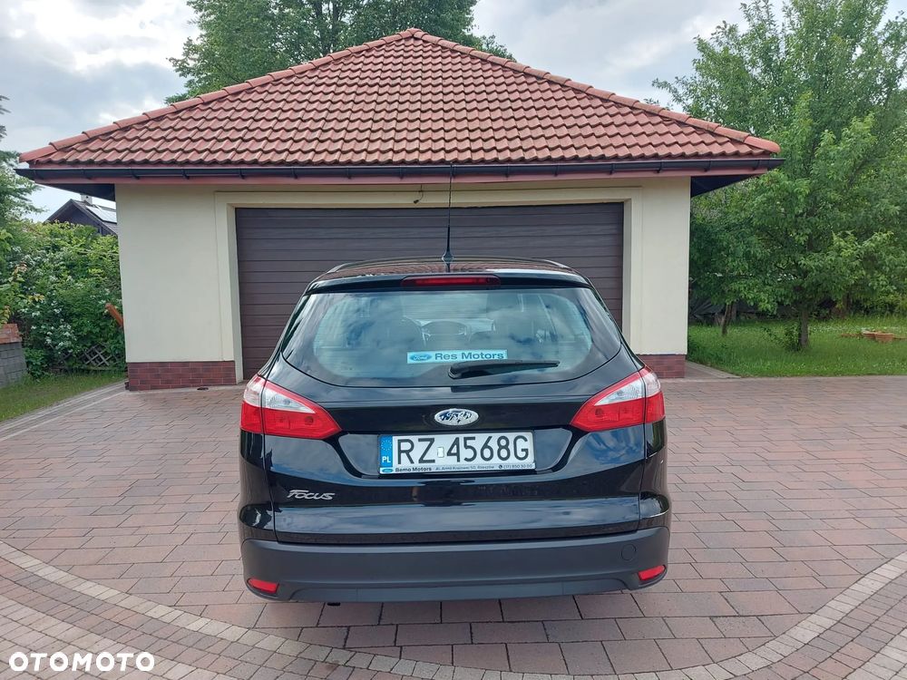 Ford Focus 1.6 Trend - 16