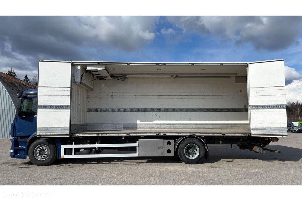 Mercedes-Benz Actros 1835 4x2 SIDE OPENING + CARRIER SUPRA 1150 Mt - 15