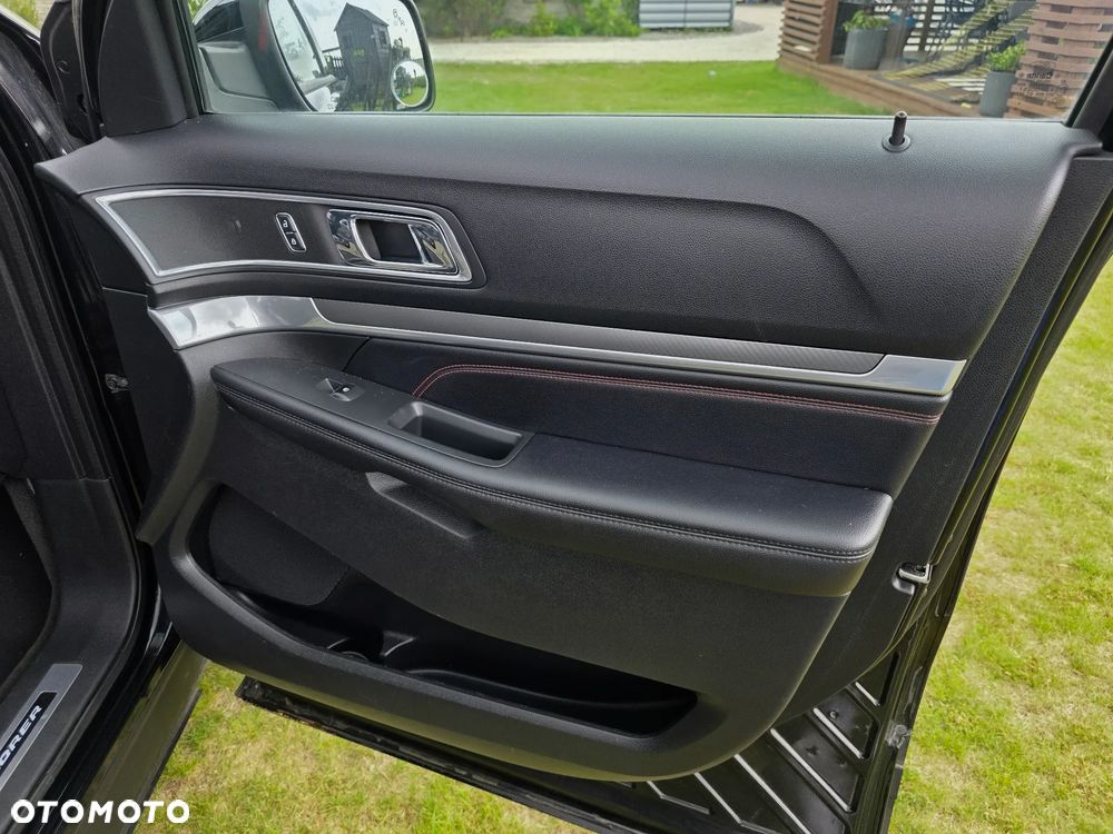 Ford Explorer - 21
