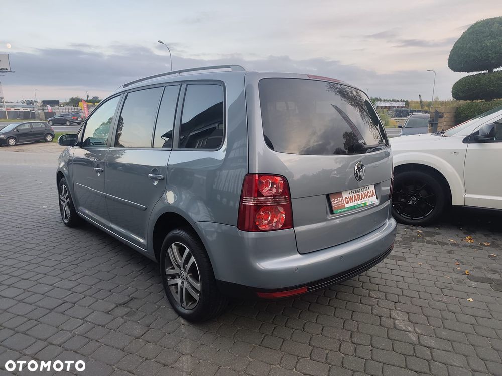Volkswagen Touran 2010 photo 3