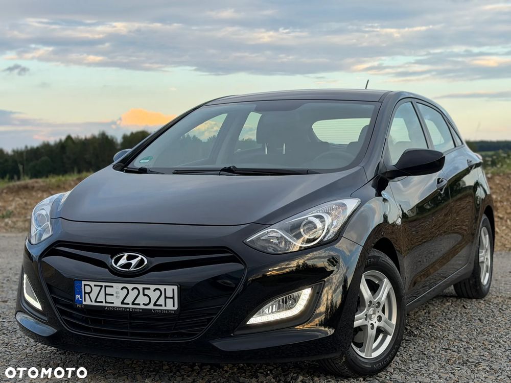 Hyundai i30 1.4 Classic + - 17