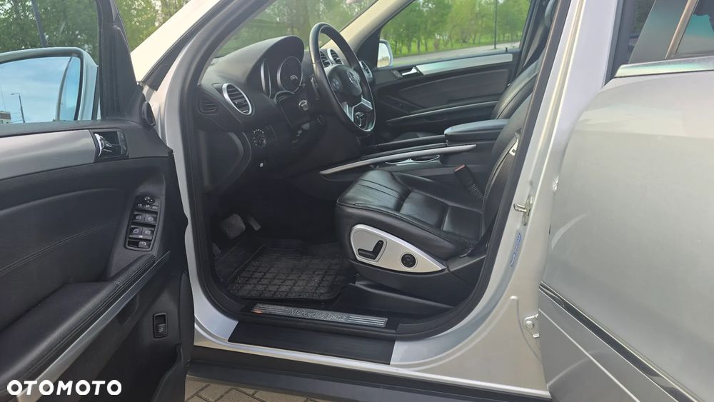 Mercedes-Benz ML - 9