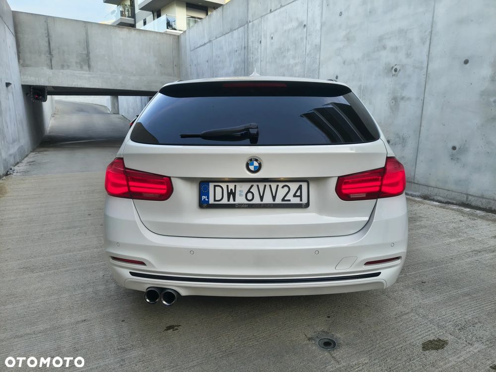 BMW Seria 3 320d Sport Line - 5
