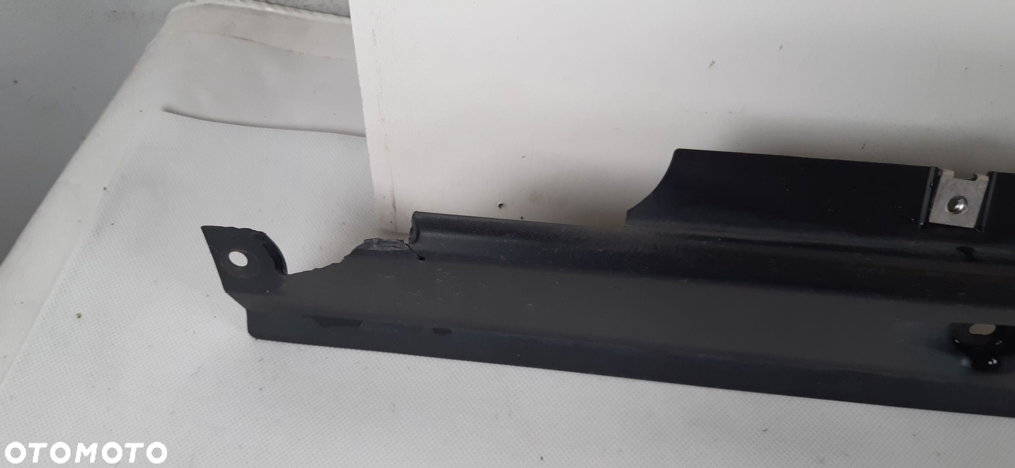 AUDI Q8 LISTWA PROGOWA LEWA 4M8825211 - 5