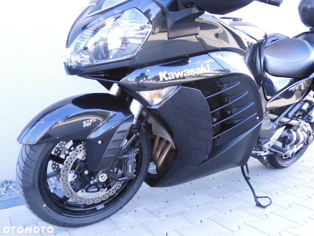 Kawasaki GTR - 36