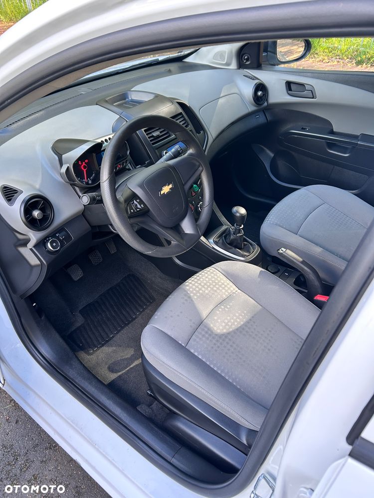 Chevrolet Aveo 1.2 LT - 8