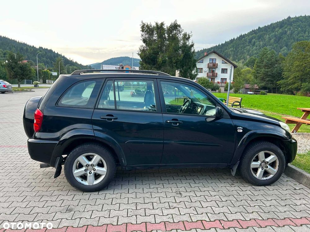 Toyota RAV4 - 1