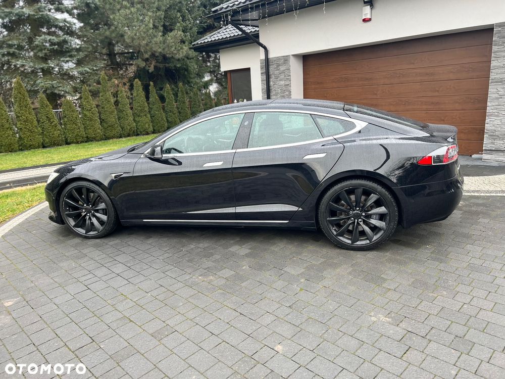 Tesla Model S - 23