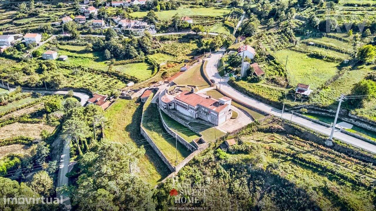 Quinta T4 em Melgaço (Chaviães e Paços), para recuperar - Grande imagem: 3/53