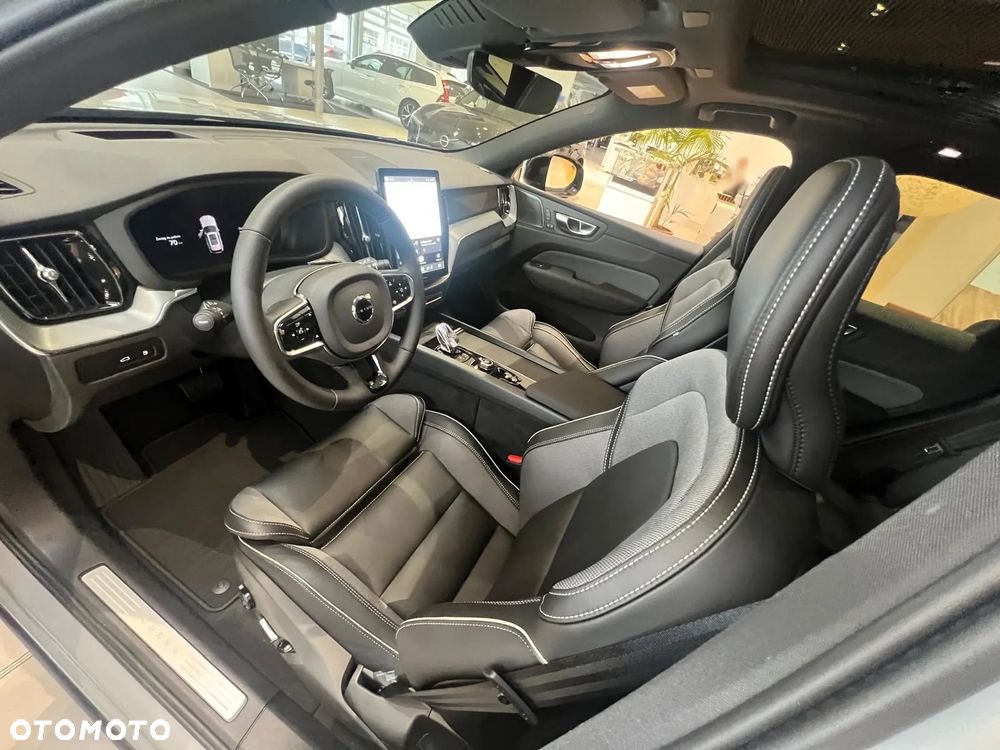 Volvo XC 60 T8 Plug-In Hybrid AWD Ultimate Black Edition - 17
