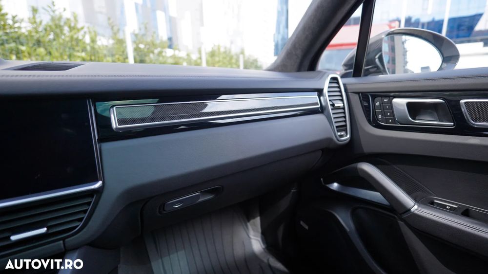 Porsche Cayenne Turbo - 30