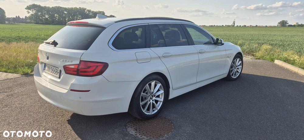 BMW Seria 5 525d xDrive - 27