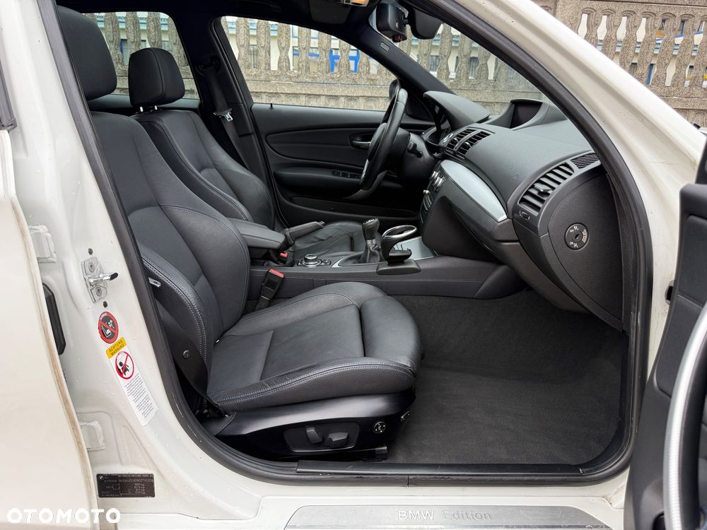 BMW Seria 1 120i Edition Sport - 32