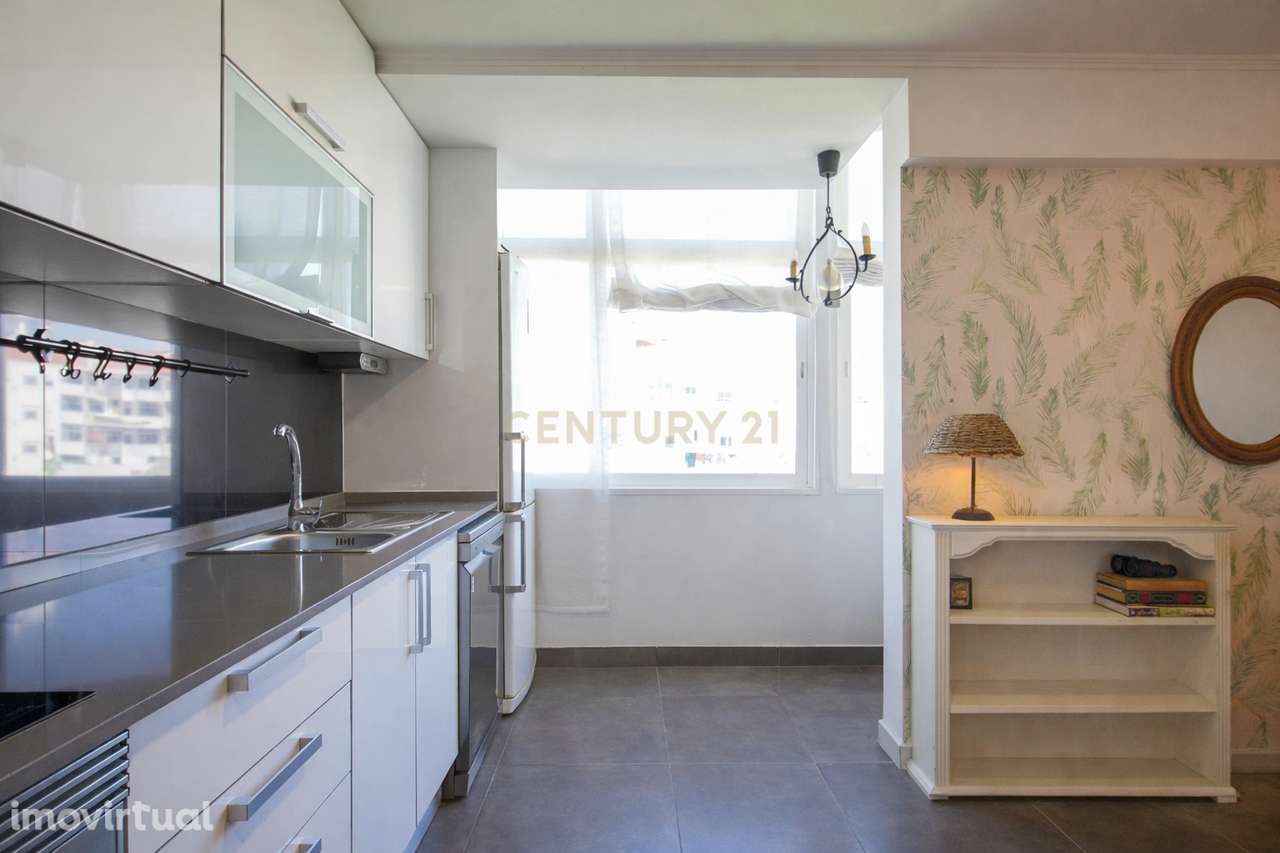 Apartamento T2 no Feijo totalmente remodelado - Grande imagem: 2/27