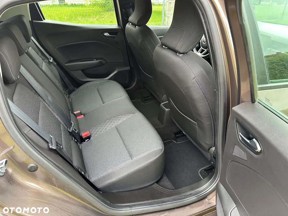 Renault Clio E-TECH Hybrid 140 INTENS - 23