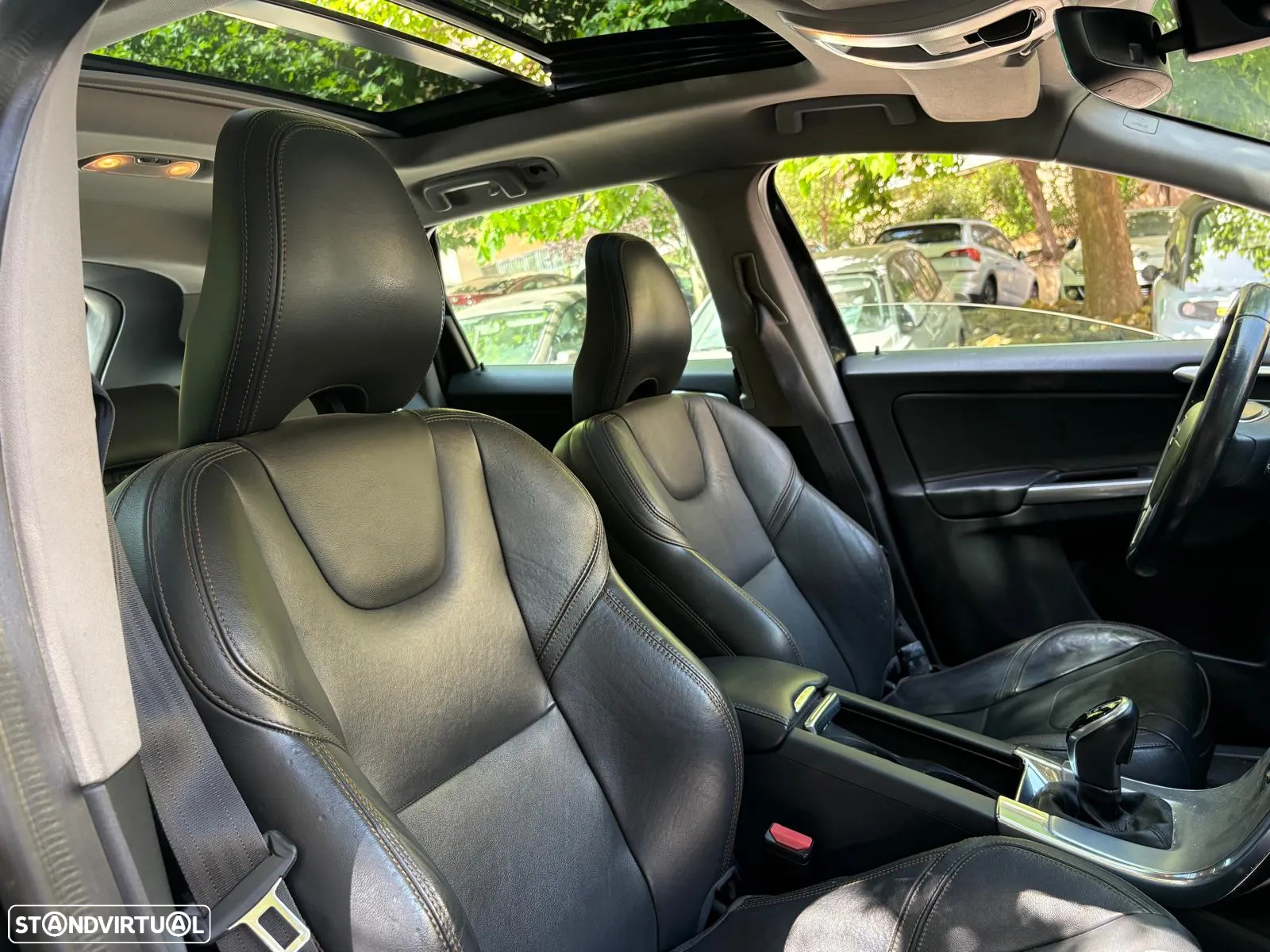 Volvo XC 60 2.4 D5 Summum Geattronic - 13