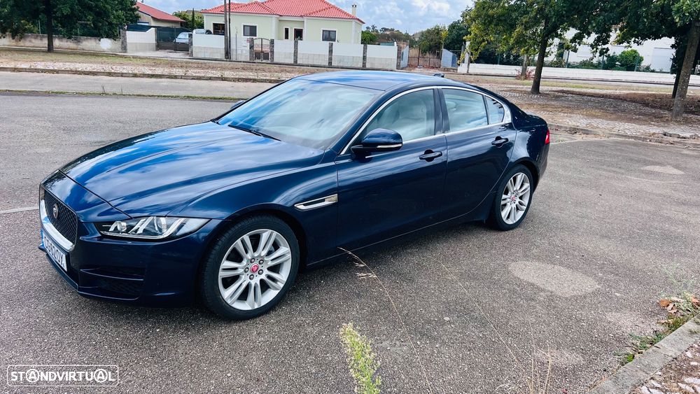 Jaguar XE - 4