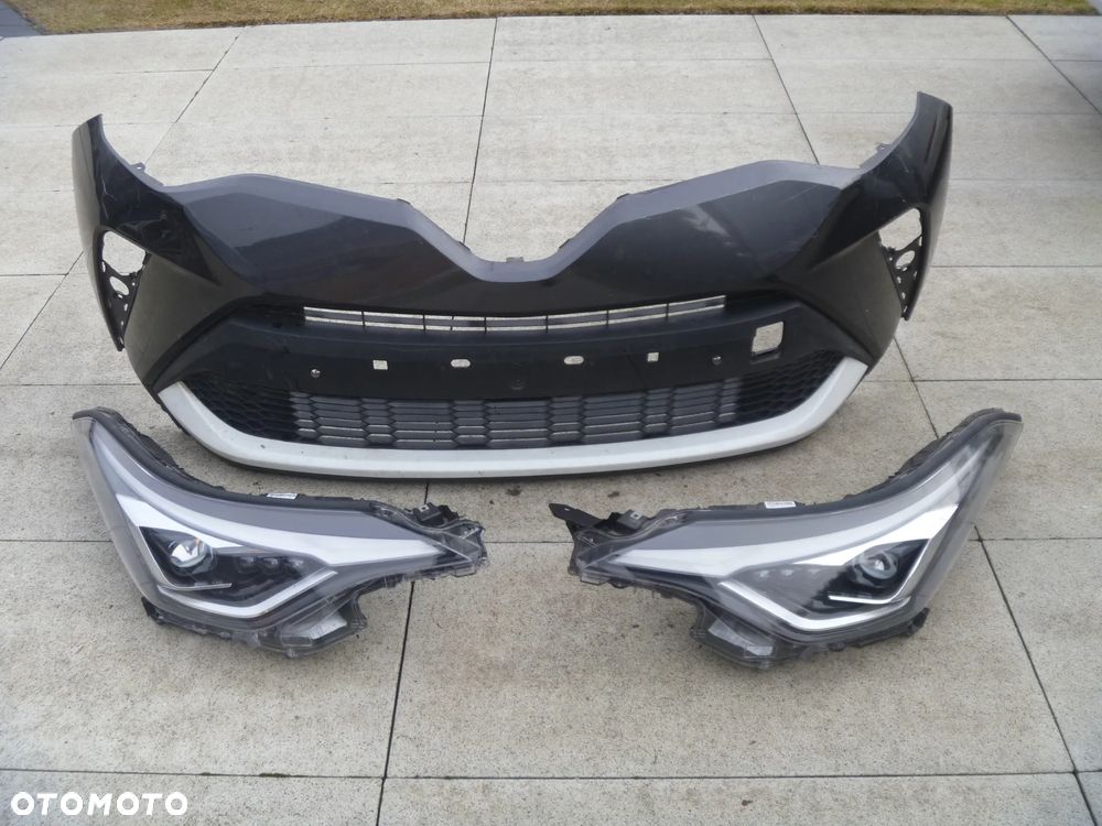 TOYOTA C HR LIFT 2019 REFLEKTOR PRAWY FULL LED USZKODZONY 81110-F4280-00 - 1