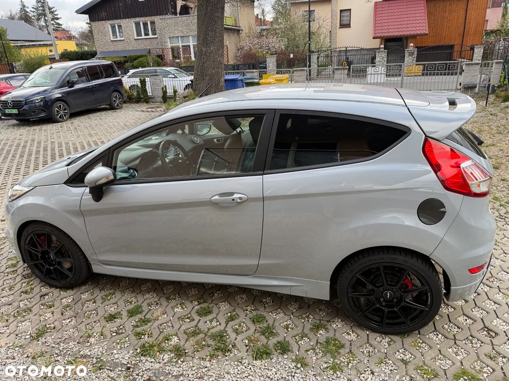 Ford Fiesta 1.6 EcoBoost ST200 - 12