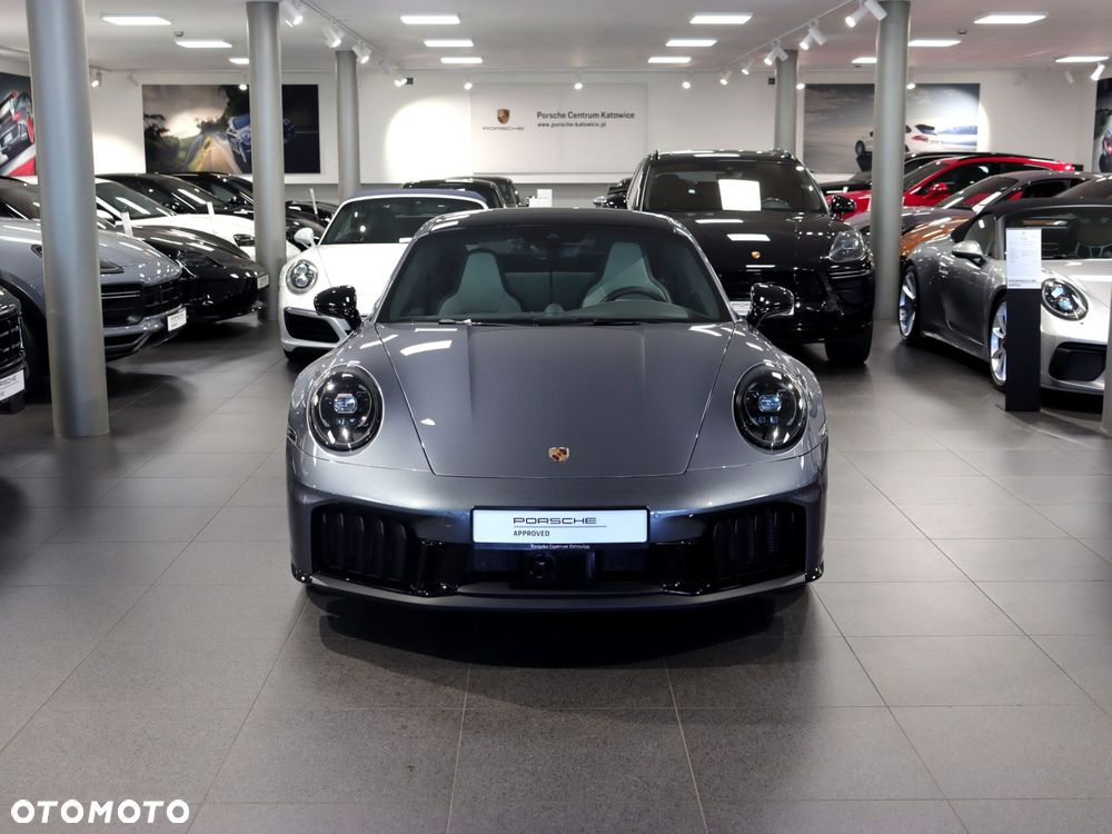 Porsche 911 Carrera T-Hybrid 4 GTS - 8