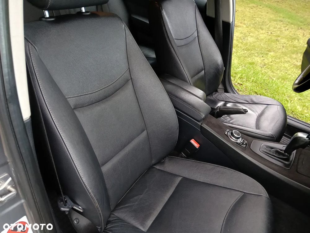 BMW Seria 3 318d DPF Touring - 24