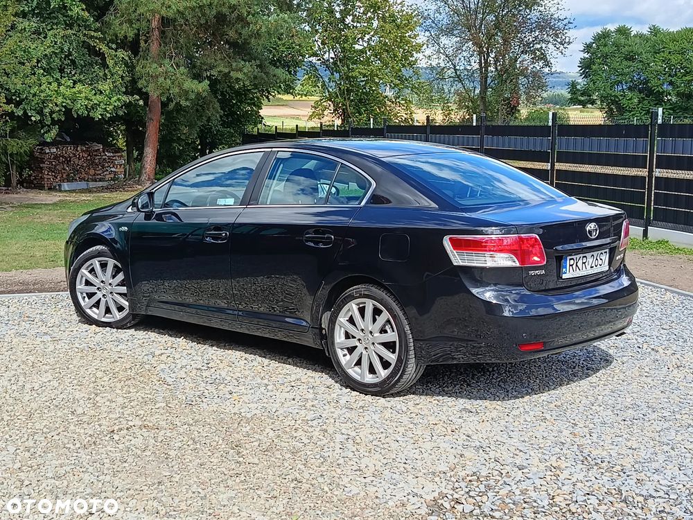 Toyota Avensis - 16