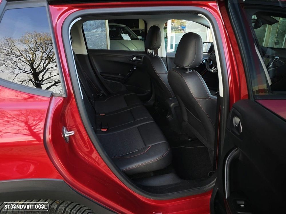 Peugeot 2008 1.2 PureTech GT Line - 8