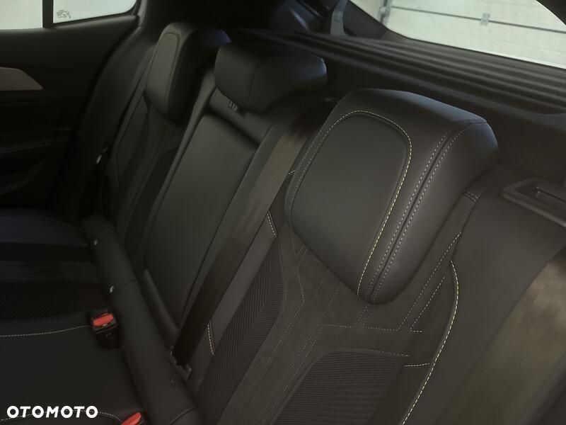 Peugeot 408 1.2 PureTech mHEV GT S&S e-DCS6 - 18