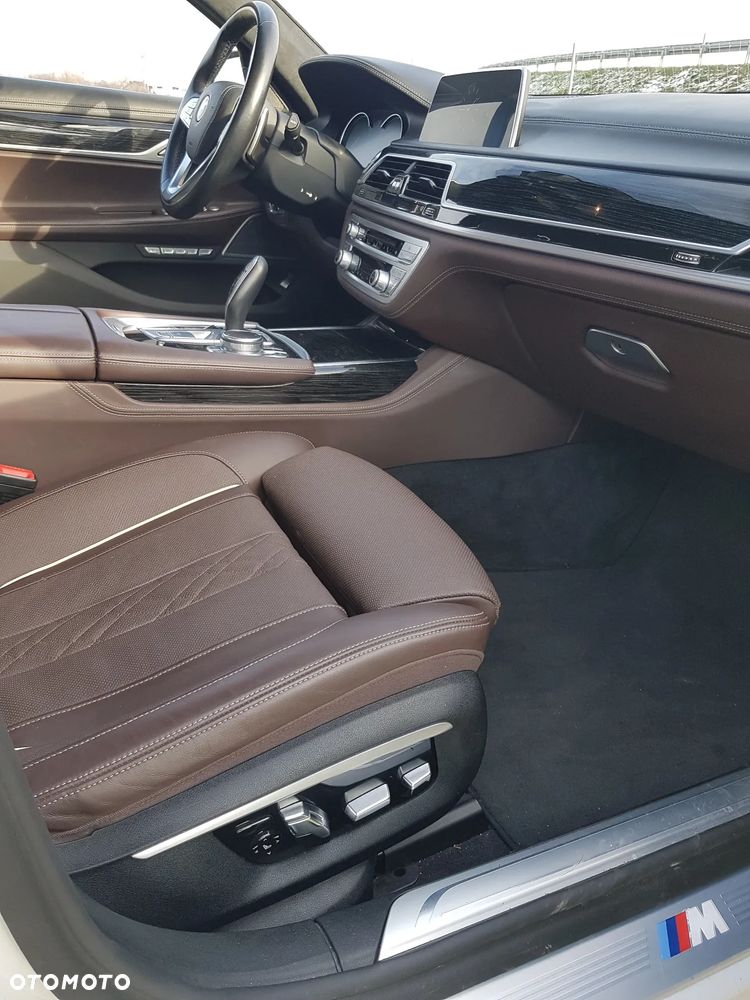BMW Seria 7 750i xDrive - 5